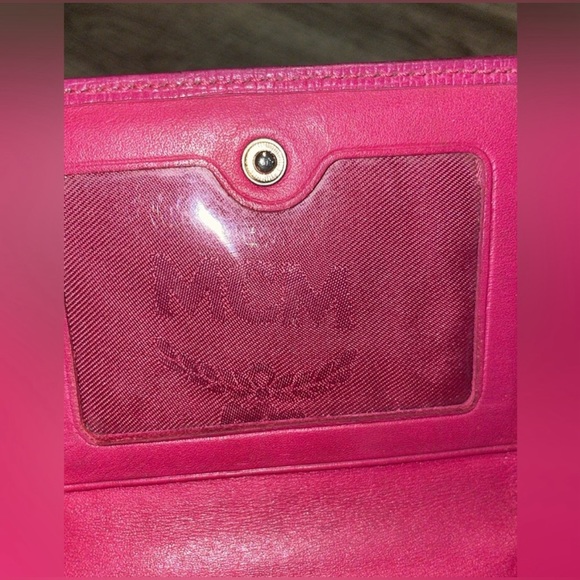 MCM Leather Studded Compact Card Wallet, Beautiful Pink Fucshia Color! 🩷🩷 - Picture 4 of 11